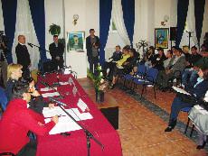 Посете Школовањем против сиромаштва Како се обучавају полицајци Око 30 могућих кандидата ромске националности, који испуњавају основне услове за упис у ЦОПО, имало је 20. и 21. 10. 2009.