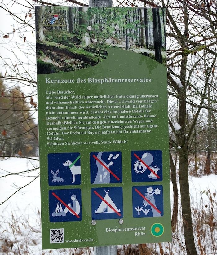 li) Im Zuge der Erweiterung des bayerischen Teils des UNESCO-Biosphärenreservats Rhön vor zwei Jahren wurden in Unterfranken neue Kernzonen als Naturschutzgebiet ausgewiesen.