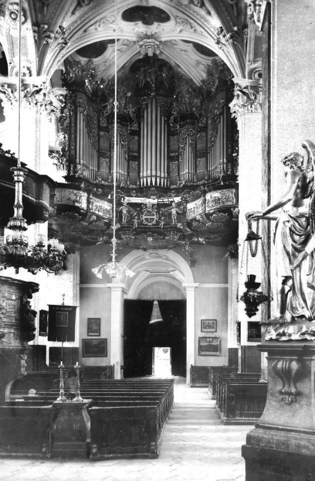 das 1868 von Orgelbauer Friedrich Werner aus Graz entfernt und wohl im Sinne der auf kommenden romantisch-verschmelzenden Klangvorstellungen als neues Teilwerk in das Hauptgehäuse integriert worden