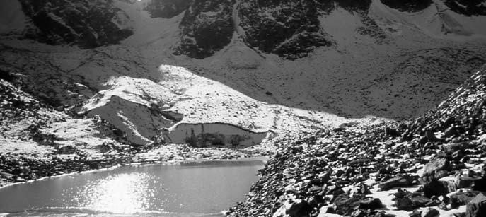 2. Witterung und Schneeverhältnisse Geringe Winterniederschläge und der warme und niederschlagsarme Juni führten in der Schobergruppe zu einer frühen ersten markanten Ablationsphase.