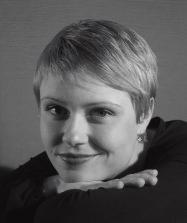 Anke Briegel Die 1983 in Ulm geborene Sopranistin Anke Briegel studierte Gesang an der Hochschule für Musik und Theater Hannover und schloss ihr Studium 2010 mit dem Diplom ab.