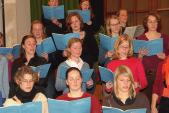 Diesem schon recht großen Ereignis folgte im Herbst ein weiteres: Mit großem Erfolg nahmen die Sängerinnen und Sänger am Niedersächsischen Chorwettbewerb in Lüneburg teil und nahmen einen