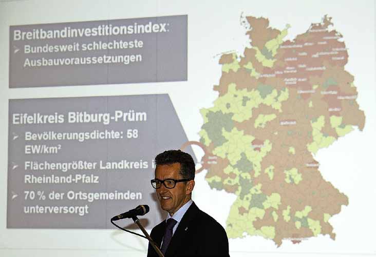 Um sich im Eifelkreis Bitburg-Prüm über die Aktivitäten des Breitbandausbaus zu informieren, besuchte Staatssekretärin Heike Raab am 3.