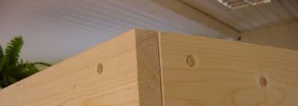 Verschließen Sie nach vollendeter Montage die Sacklöcher mit den mitgelieferten Holzkappen.(Abb. 3).