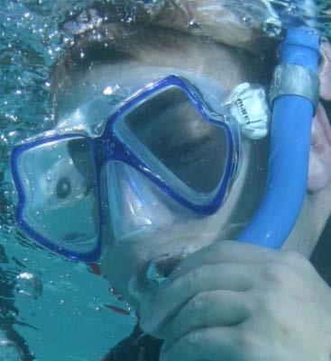 benutzen auch Kontaktlinsen zum Tauchen, müssen aber die Augen unter Wasser geschlossen halten, wenn sie ihre Maske abnehmen, damit die Kontaktlinsen nicht verloren gehen.