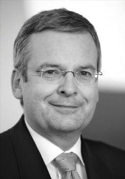 +49(0)89/210284-20 & robert.korec@b4bmedia.net) Björn Goerke ist neuer CIO bei SAP Björn Goerke ist seit Mitte Oktober neuer SAP- CIO und Leiter der SAP Hana Enterprise Cloud Organisation. Am 16.
