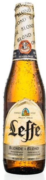 Belgien: Karmeliet Tripel Im Glas hat dieses Bier eine trübe Bernsteinfarbe. In der Nase erkennt man Noten von Malz, Orangenschalen und Banane.