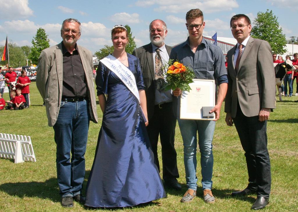 Foto: Sabine Rübensaat / BauernZeitung, von links nach rechts: Herr Herklotz (BZ), Frau Julia Wittich, Herr Dr.