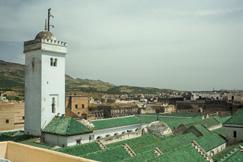 das eugh-kopftuch-urteil: warum es rechtlich und moralisch nicht sinnvoll ist Die Universität von Al-Qarawiyyin, Fez, Marokko, ist als die älteste Universität der Welt bekannt.