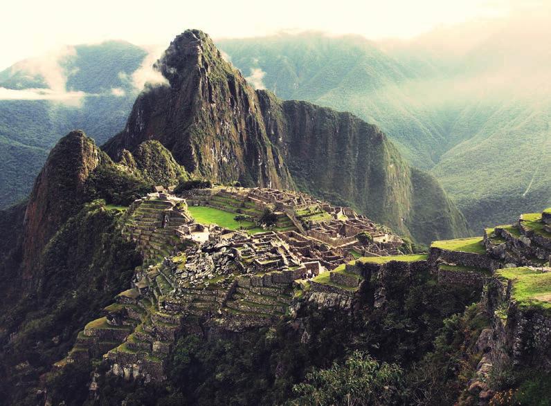 22 Zwischen den Gipfeln der Anden findet sich ein Meisterwerk der Natur Machu Picchu, die Perle Perus.
