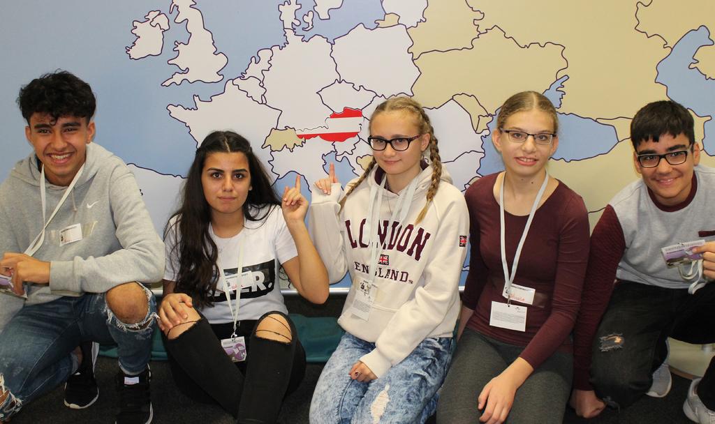 ÖSTERREICH IN DER EU Zehra (13), Lara (13), Nicole (13), Taylan (13) und Vinay (14) In diesem Artikel geht es darum, wie Österreich der EU beigetreten ist und was sich danach verändert hat.