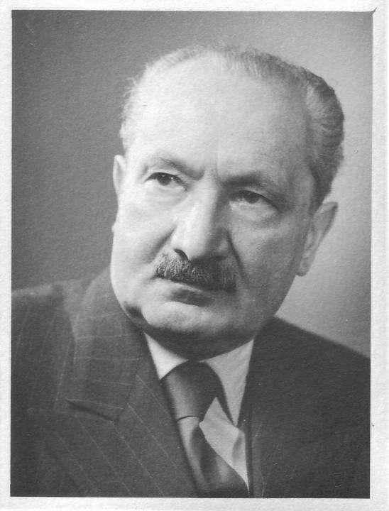 Martin Heidegger (1889-1976) Werke (Auswahl): 1927: Sein und Zeit 1929/30: Die Grundbegriffe der Metaphysik.