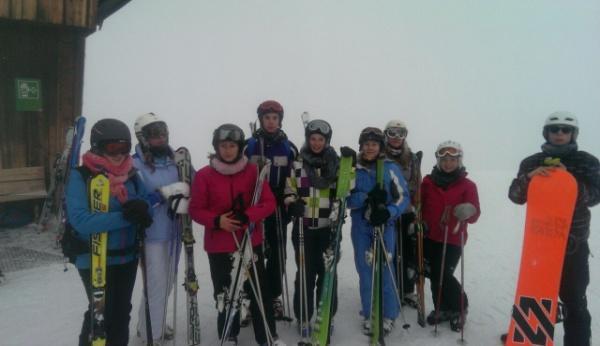 Der Rest teilte sich noch einmal in Gruppen ein und fuhr noch bis um 15:45 Uhr Ski. Doch als da noch Der vierte Tag des Skilandheims begann, wie immer, um 07:30 Uhr mit dem Frühstück.