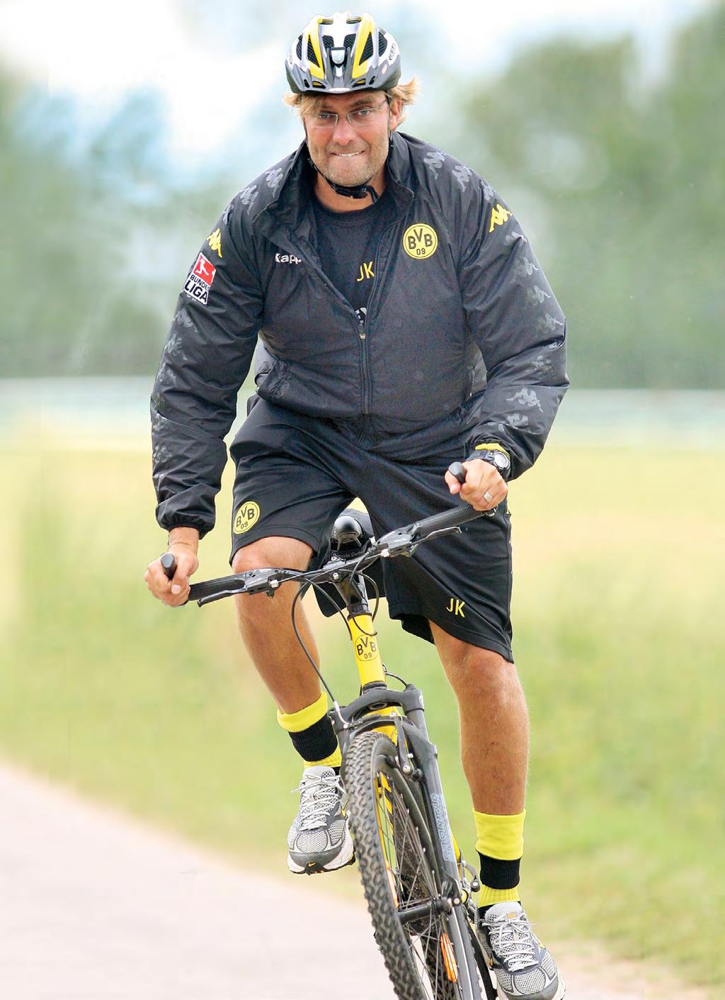 Prominent vertreten Im Jahr 2011 konnten wir das Team von Borussia Dortmund während ihres Traininglagers in Donaueschingen mit unseren Fanbikes unterstützen.