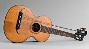 150 Kontrabass in Gitarrenform 20 für Mandolinenorchester, um 1900, starke Alters- und Gebrauchsspuren, restaurierungsbedürftig, L