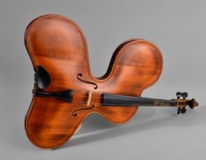 Alfred Stelzner, Dresden, 1893, Fichte und Ahorn, sehr guter rissfreier Zustand, ohne Bespannung, L Korpus 35,5 cm. 51 Violine Experimentalform 20 20. Jh.