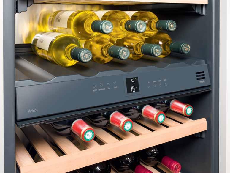 Weinschränke Qualität bis ins Detail Die innovative Touch-Elektronik mit LC-Display gewährleistet die konstante Einhaltung der gewählten Temperaturen in den einzelnen Weinsafes.