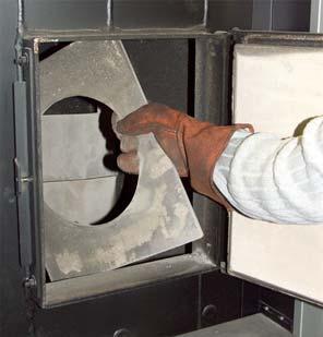 4 Instandhalten des Kessels Inspektion und Reinigung Brennkammer