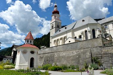 Besuch der schönen Wallfahrtskirche - das Lesachtal ist auch als Tal der 100 Mühlen bekannt - Kötschach-Mauthen - im Drautal nach Lendorf - Mittag - Weiterfahrt auf der