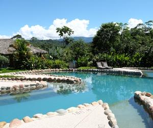 Hosteria Hakuna Matata Die Lodge Hakuna Matata ist ein kleines Stück paradiesische Erde mitten im ecuadorianischen Bergdschungel. Sie liegt ca.