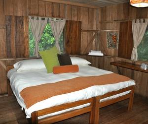 Die Lodge bietet Platz für 34 Personen, die sich auf 3 Cabañas (Holzhütten), dem Haupthaus der Lodge und einem neu errichteten Haus mit Supreme Zimmern verteilen.