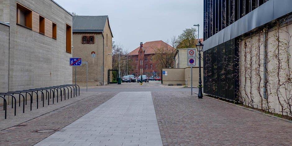 Arsenalplatz bisher räumliche Trennung durch Polizeigelände Herstellung