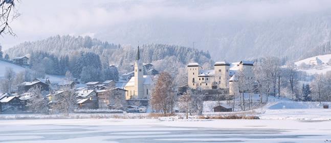 Ihr Dorf. Ihr Goldegg. SALZBURG. ÖSTERREICH. Das charmante Dorf Goldegg ist eine kleine Gemeinde mit ca. 2.400 Einwohnern im Bezirk St. Johann im Pongau und liegt an der Salzach im Salzburger Land.