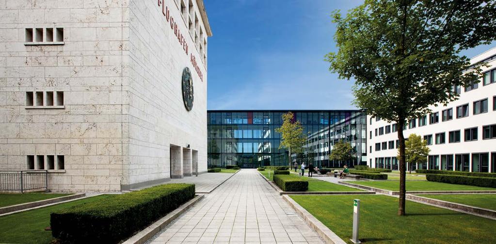 PRAXISNAHES STUDIUM Wirtschaft Die private, staatlich anerkannte Hochschule der Bayerischen Wirtschaft (HDBW) bietet seit 2014 praxisorientierte und wirtschaftsnahe Studiengänge mit Zukunftspotenzial.