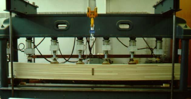 Teil B 6 Die Herstellung von Brettschichtholz aus Pappel 6.