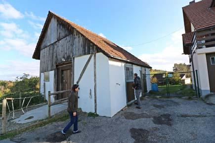 AUF EINEN BLICK Das ursprünglich im Jahre 1800 erbaute Bauernhaus mit Pferdestall und Schopf liegt rund 2.3 Kilometer nordwestlich des Dorfzentrums Neftenbach in der Aussenwacht Kehlhof.