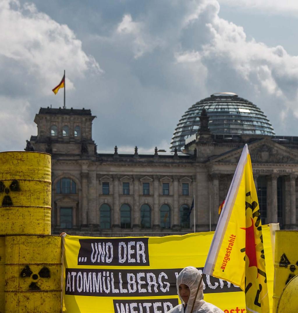 der dialog 20 Umweltaktivisten protestieren