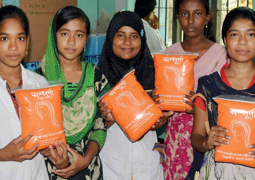 10 MIT UNICEF unterwegs 11 Mädchen für Mädchen Millionen Mädchen und Frauen sind während ihrer Menstruation Ausgrenzung und Diskriminierung ausgesetzt.