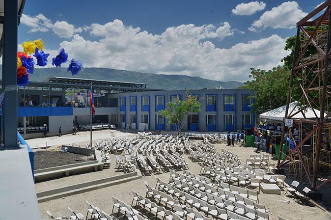 Die Freude war riesig: Tänze, Musikstücke und blumenreiche Dekoration hatten die Primarschüler des Collège Verena lange für diesen Tag vorbereitet.