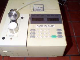 Photometer Transmission T = I/I 0 Extinktion E = - log T = log 1/T Lichtquelle Prisma I 0 I E = x c x d Lambert-Beer sches Gesetz E c d Extinktion Konzentration (mol/l) Schichtdicke der Küvette in cm