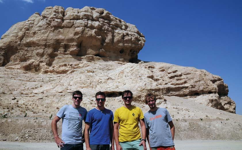 White Mountain, Gruppenbild Kletterreise Iran... 54 Anfang des Jahres kamen wir auf die abstruse Idee, zum Klettern in den Iran zu fahren.