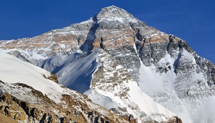 Mit diesem Zitat von Edmund Hillary kündigt unser Referent, Dr. Matthias Baumann, der Nepalfreund, seinen Vortrag Faszinazion Mount Everest an.
