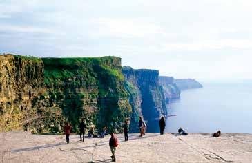 Ohne Frage, der Giant s Causeway, der Damm des Riesen, ist eine faszinierende Laune der Natur, die mit ihren hexagonalen Basaltsäulen zur meistbesuchten Sehenswürdigkeit Nordirlands gehört.