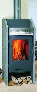 einströmend und grosser, voll schamottierter aber in den Füllraum integrierter Brennkammer und anschliessendem Wärmeübertrager Bild 1: Ofen-Typen zum Vergleich.