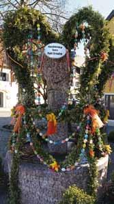 Der Verschönerungsverein übernahm diese schöne Tradition und präsentierte 2012 erstmalig den Marktbrunnen mit einer aufwändig geschmückten Krone als Osterbrunnen.