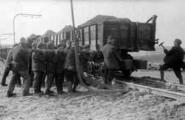 G E S T E R N Auftakt zum Bergbau Abraumverkippung bei Neuwiese, um 1917 Vor mehr als 120 Jahren, am 11.