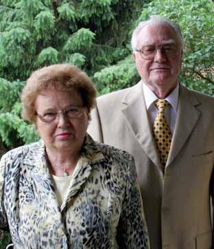 Helmut Neymanns war 40 Jahre bei der Bundesbahn tätig, seine Frau Käthe kümmerte sich um die Kinder und den Haushalt. Heute freut sich das Goldpaar zudem über ein Enkelkind.