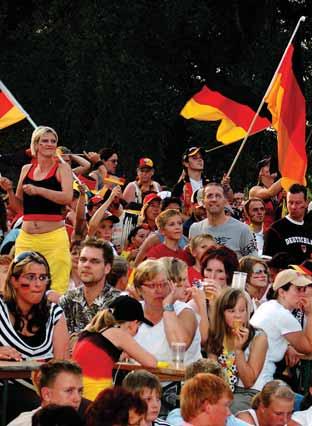 Der DFB - vertreten durch den Fußballverband Niederrhein - richtet mit der Liebfrauenschule und dem SV Viktoria Goch ein Fußball-Sportfest aus.