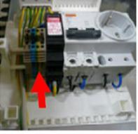 8 3. Montage RTK NET Station + Schaltkasten 230 Volt Stromversorgung Entfernen Sie den Schutzkasten der Sicherungsbox.
