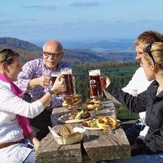 der Blätter, wenn der Höhenwind die Buchenwälder findet.