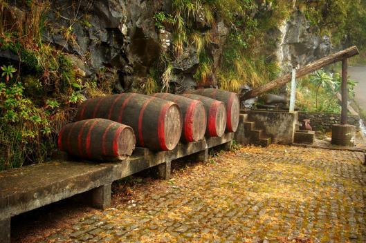 7. Tag - Vom Rum zur Forelle Im "Hause des Rums" wird der Engenho do Porto Da Cruz noch traditionell hergestellt, bei einem Gläschen Branca Rum oder Envelhecida 970 Reserva lassen wir uns