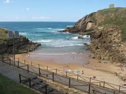 Wer das mittelalterliche "Ende der Welt", das sagenumworbene Cabo Fisterra, besuchen möchte, hat einen weiten Weg - eventuell teil die galicische West-Küste entlang, vor sich.
