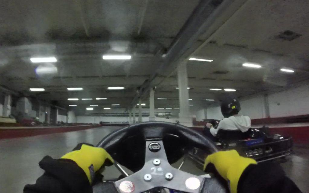 Kartfahren in Dortmund Am 27.11.2015 befand sich das Team bei Highway Kart Racing in Dortmund.