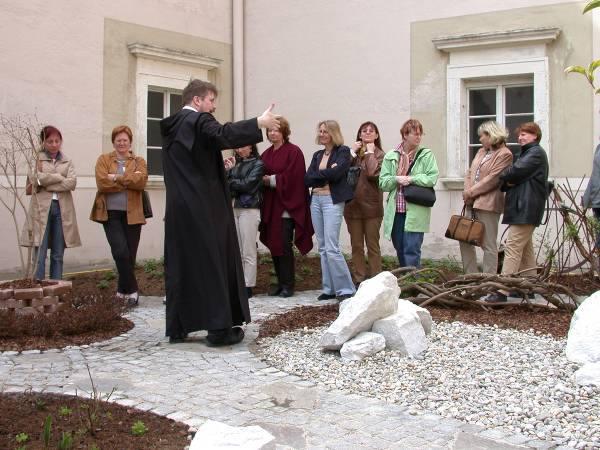 Tag der katholischen Privatschulen- Bibeltag im Stift Altenburg Den Mittwoch nach Ostern nutzen die LehrerInnen der katholischen Privatschulen