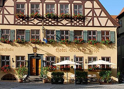 HOTEL-INFOS KOMPAKT Traditionsreiches Fachwerkgebäude, erbaut im Jahr 1450, eines der 10 ältesten Hotels