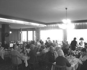 34 Seniorennachmittag Seniorennachmittag auf dem Heimatblick Am 19.10.2005 lud der Pfarrgemeinderat wie jedes Jahr alle Roisdorfer Senioren ab dem 65.